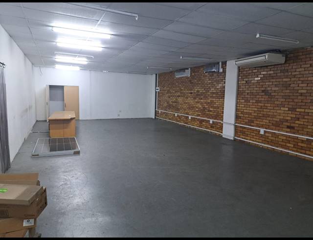 2,300M² WAREHOUSE FOR SALE IN OPHIRTON